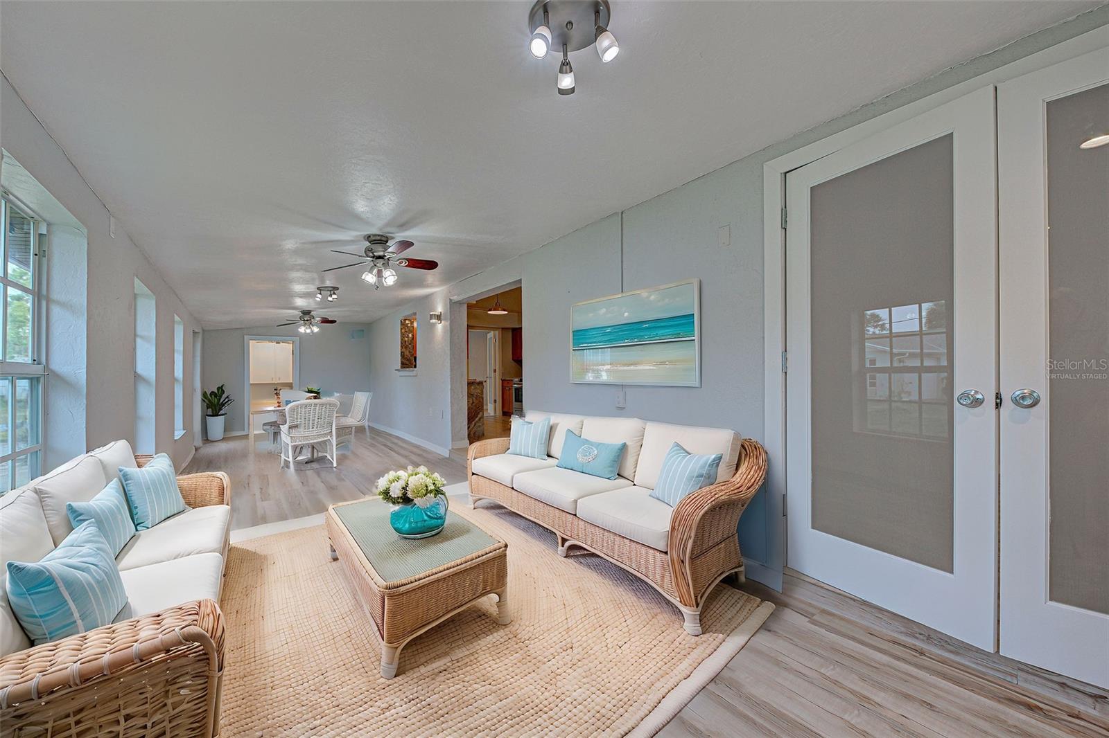 SOUTH VENICE - Residential