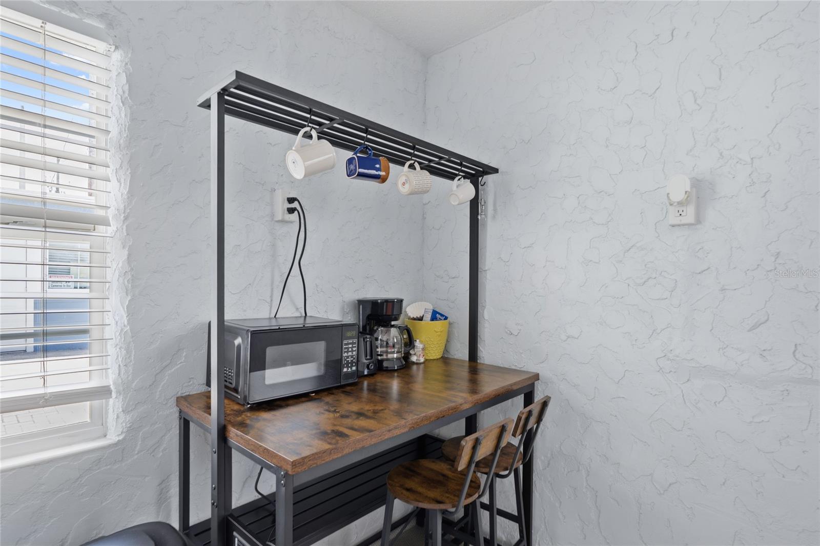 MANDALAY REP UNIT 5 OF BLK 85 - Commercial Sale