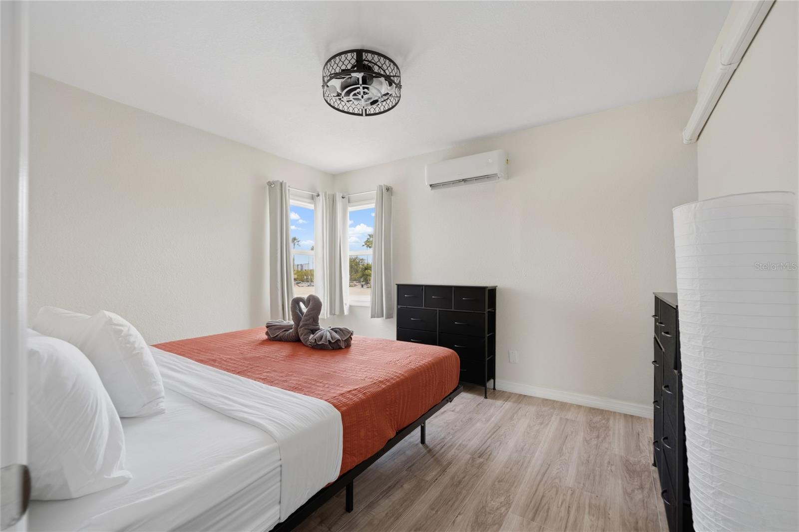 MANDALAY REP UNIT 5 OF BLK 85 - Commercial Sale