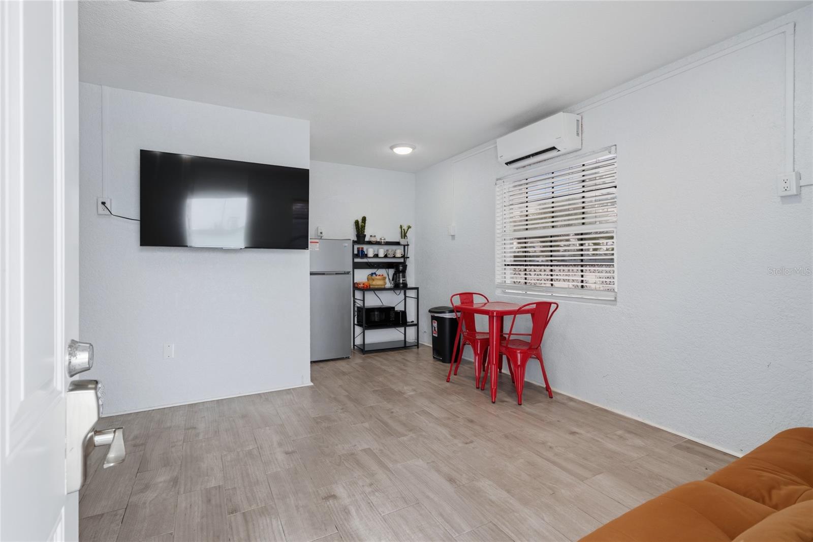 MANDALAY REP UNIT 5 OF BLK 85 - Commercial Sale