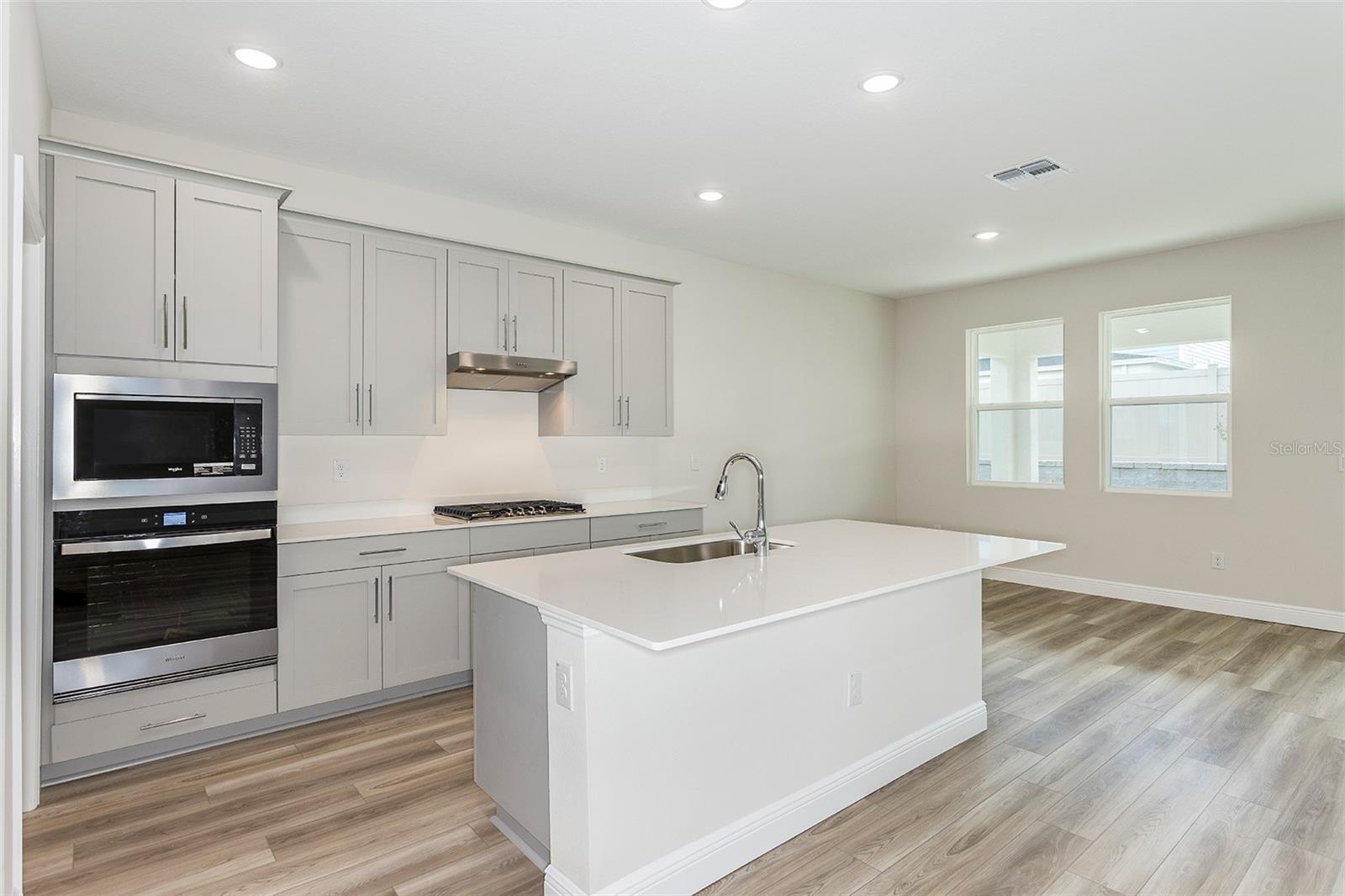 PASADENA WOODS - Residential