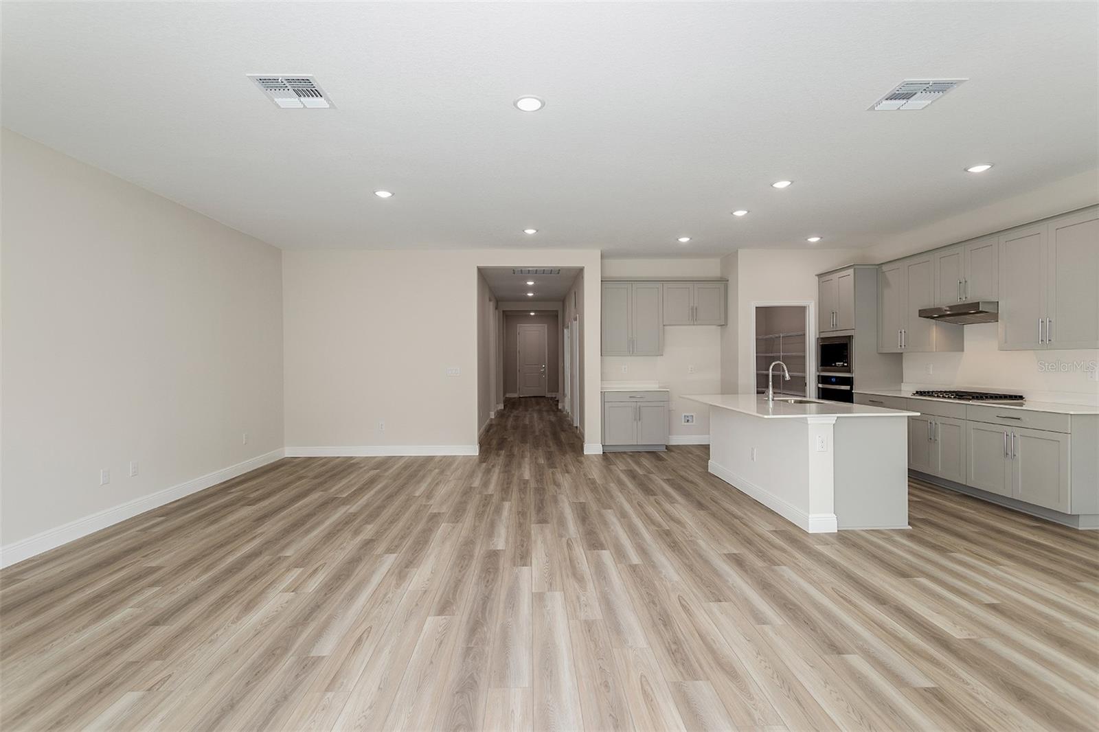 PASADENA WOODS - Residential