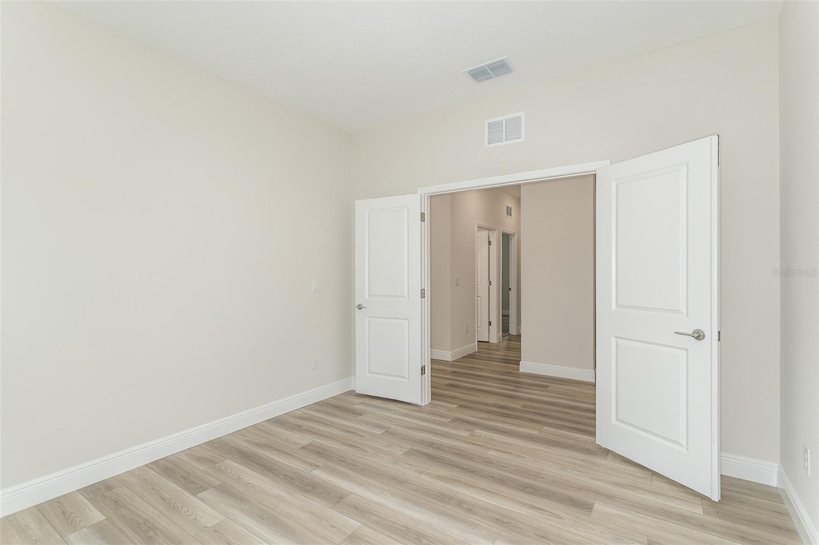 PASADENA WOODS - Residential