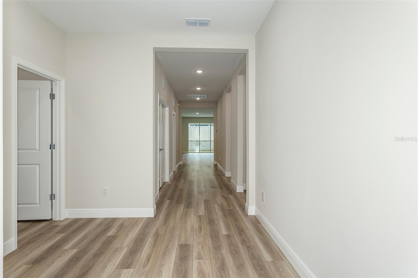 PASADENA WOODS - Residential