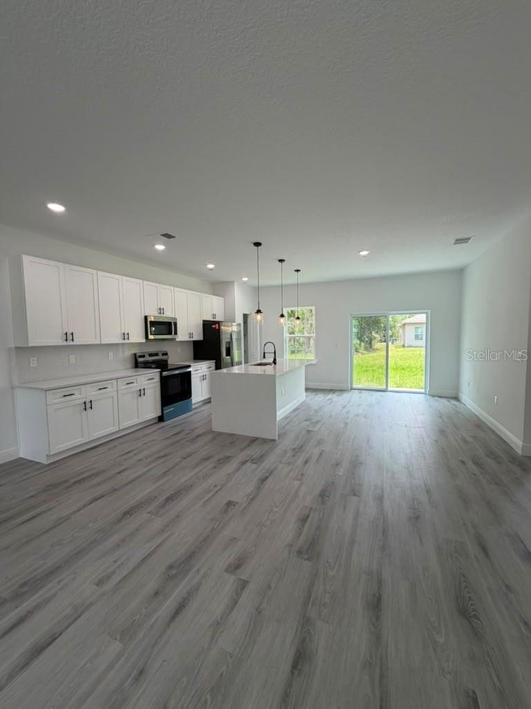 MARION OAKS UN 09 - Residential Lease