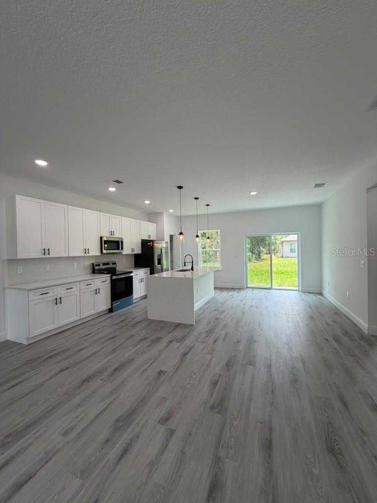 MARION OAKS UN 09 - Residential Lease