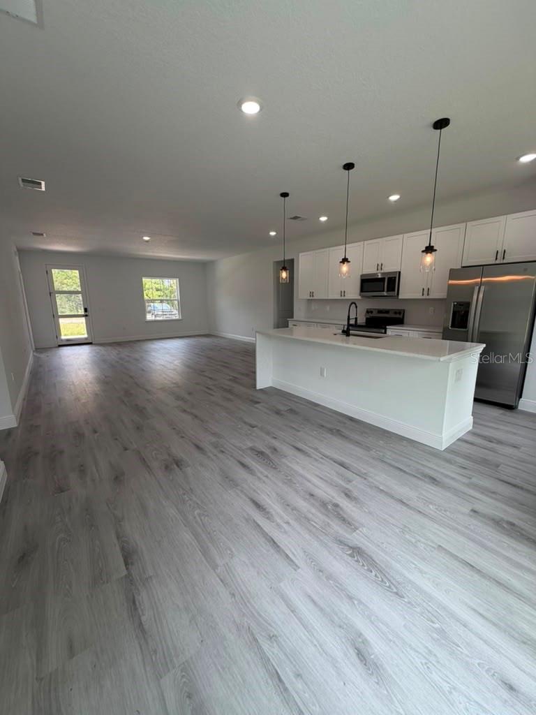 MARION OAKS UN 09 - Residential Lease