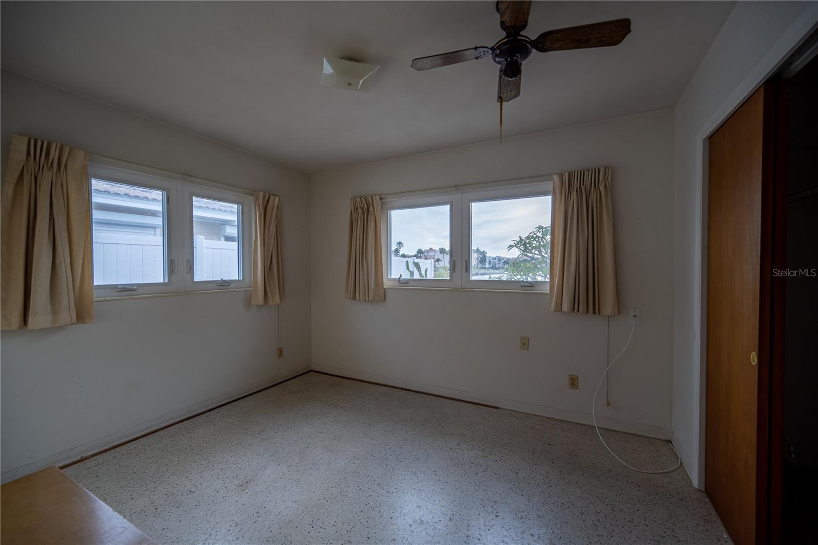 PASADENA SHORES - Residential