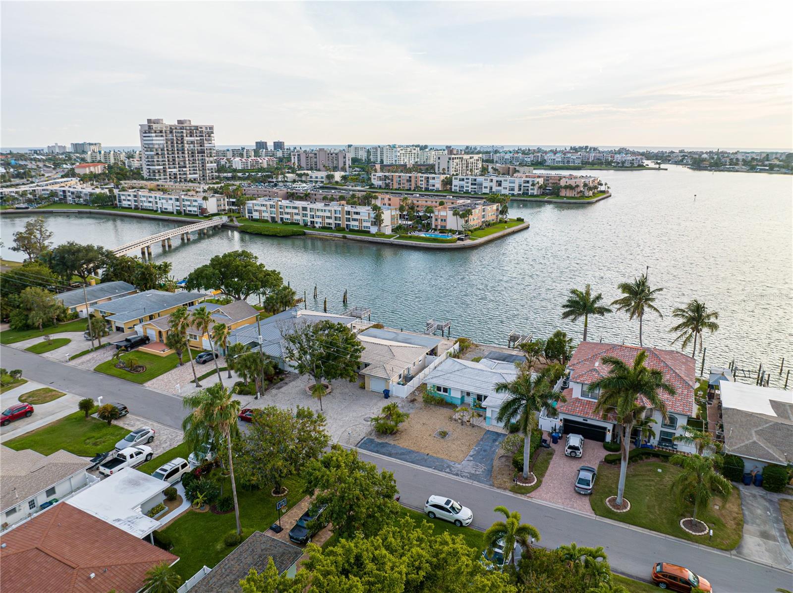 PASADENA SHORES - Residential