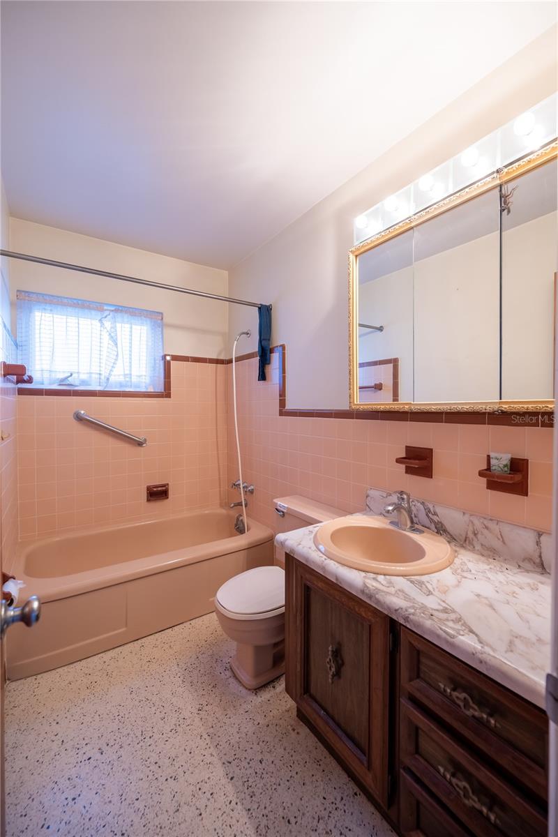 PASADENA SHORES - Residential