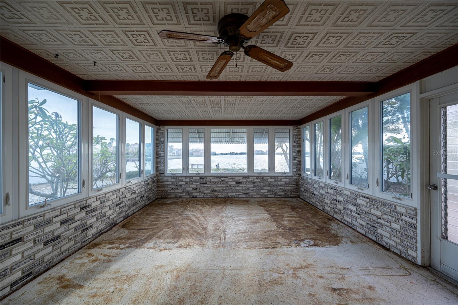 PASADENA SHORES - Residential