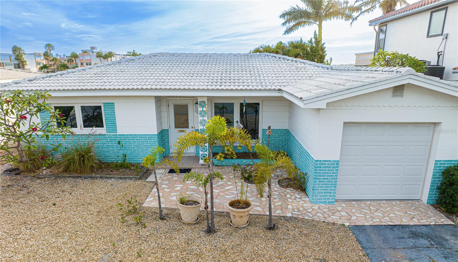 PASADENA SHORES - Residential