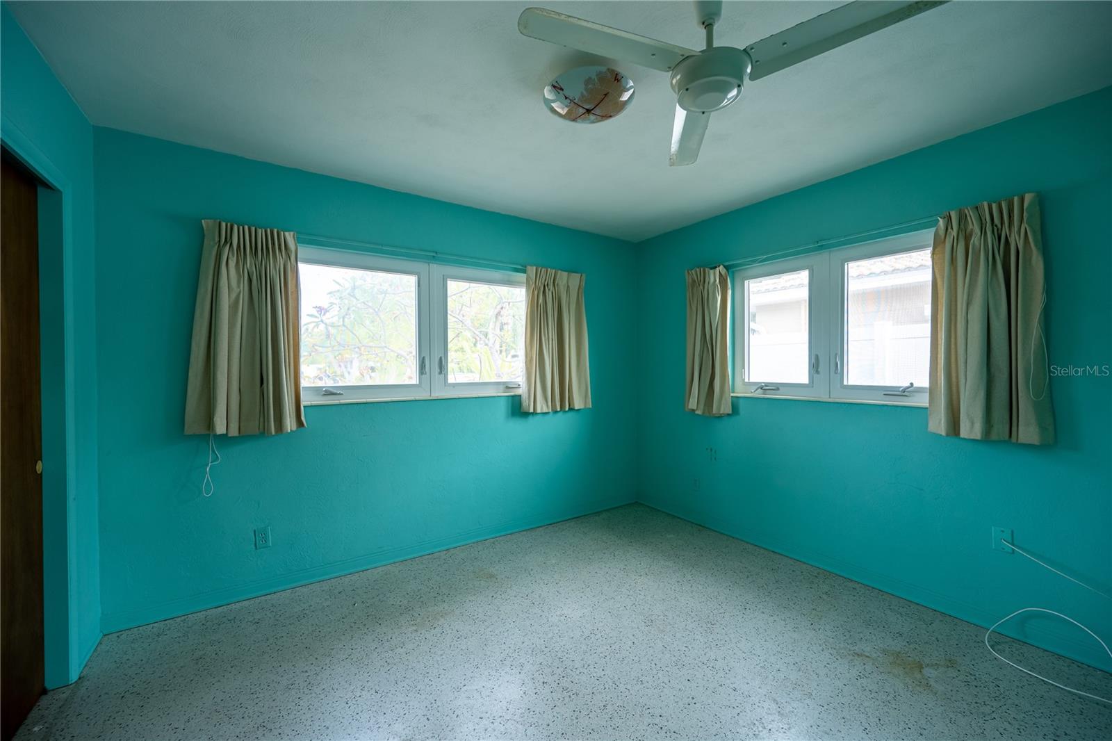 PASADENA SHORES - Residential