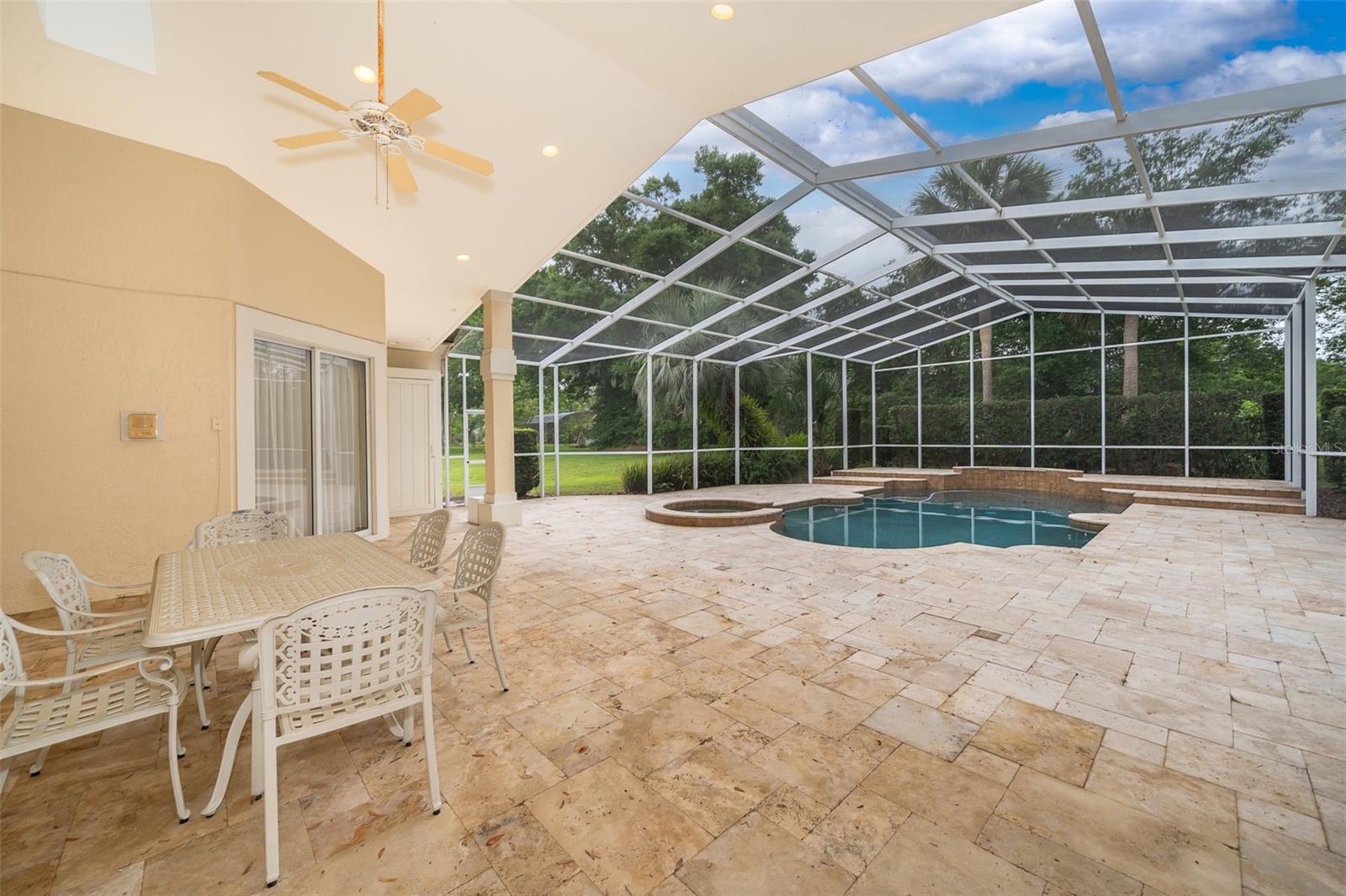 MARKHAM MEADOWS - Residential