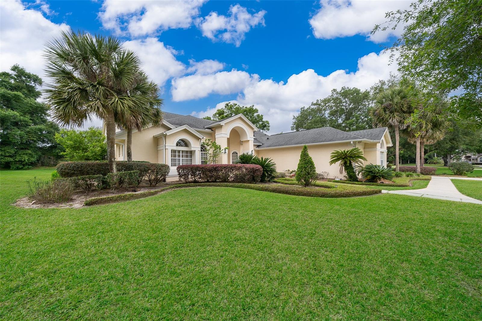 MARKHAM MEADOWS - Residential