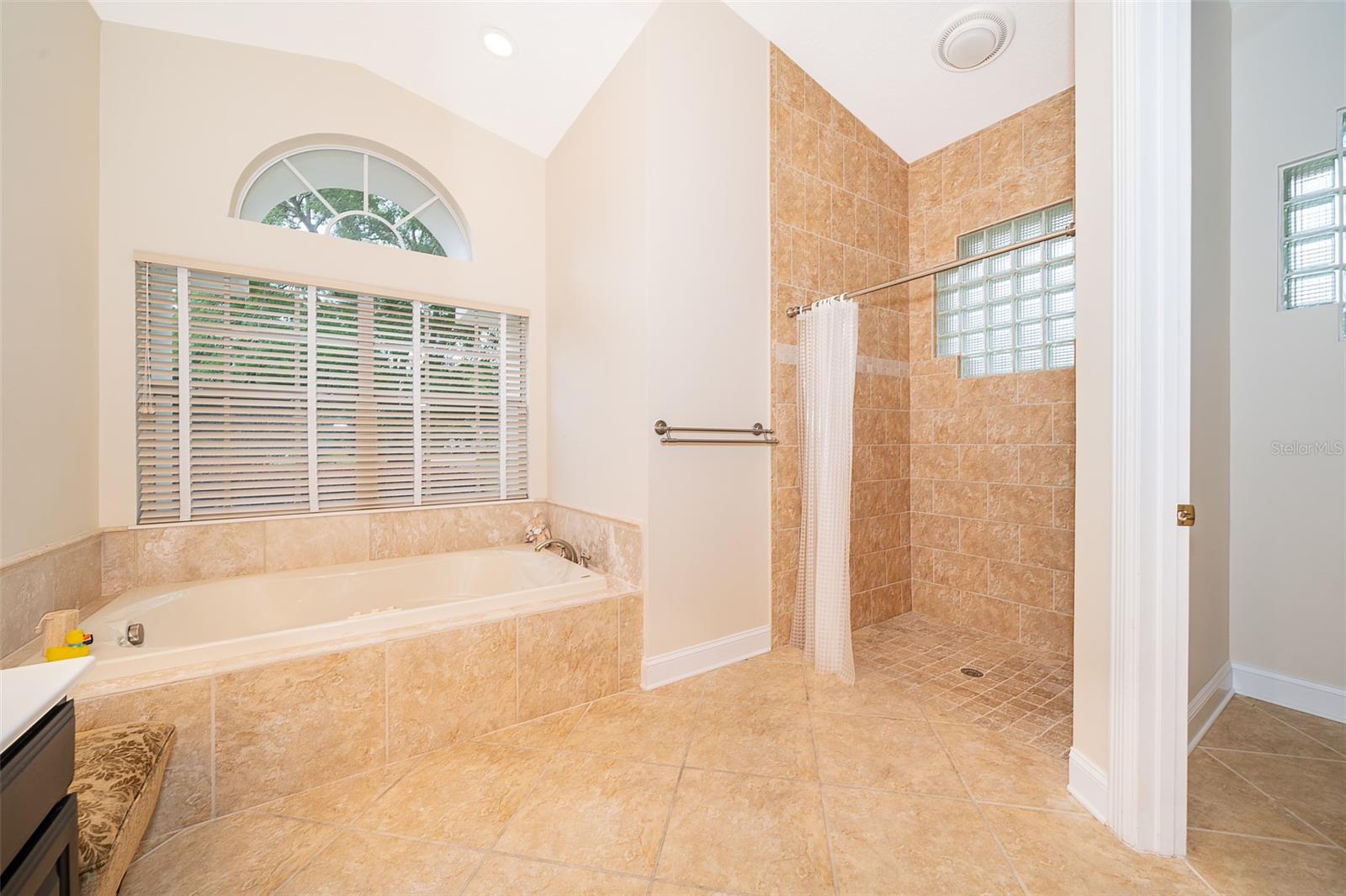 MARKHAM MEADOWS - Residential