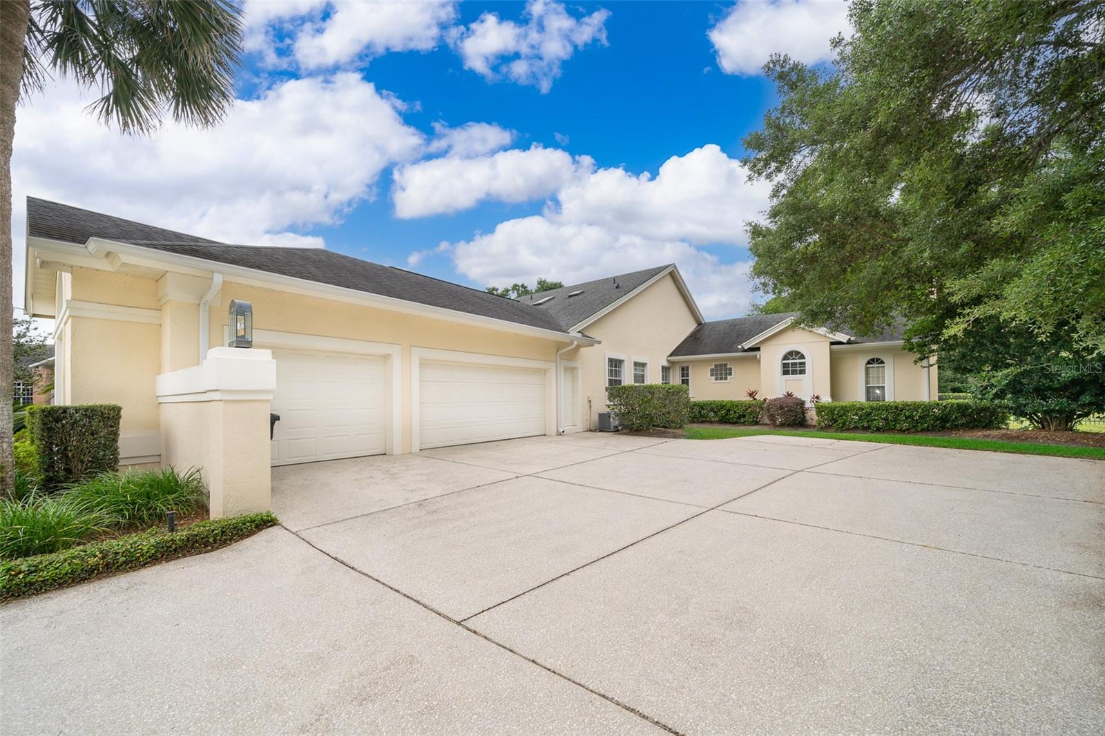 MARKHAM MEADOWS - Residential