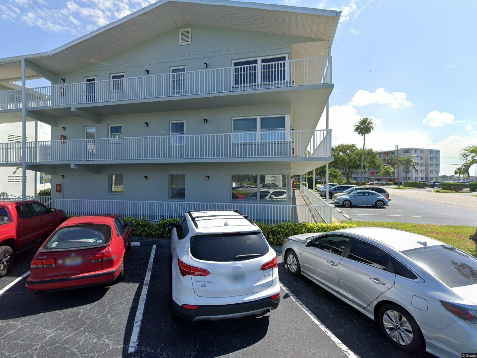 SHORE MANOR BLDG TOWN APTS - Residential