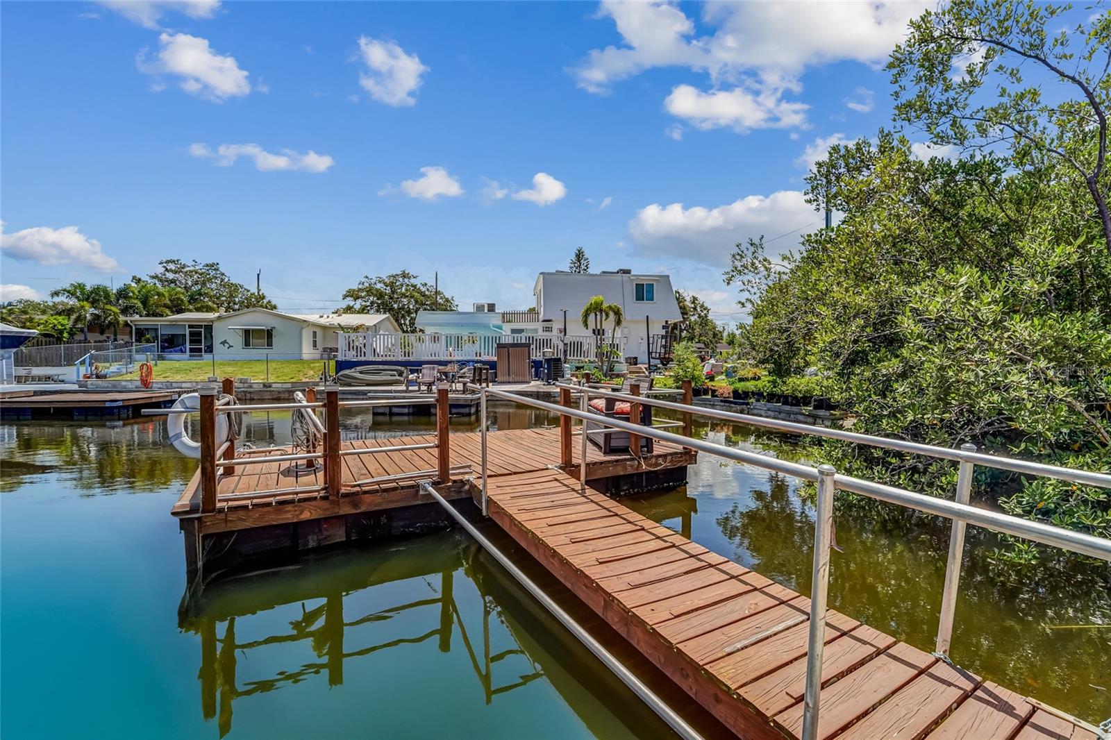 MARTHAS VINEYARD - Residential