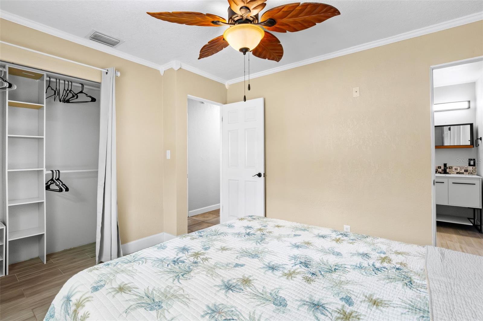 BLOSSOM LAKE VILLAGE SEC 4 - Residential Lease