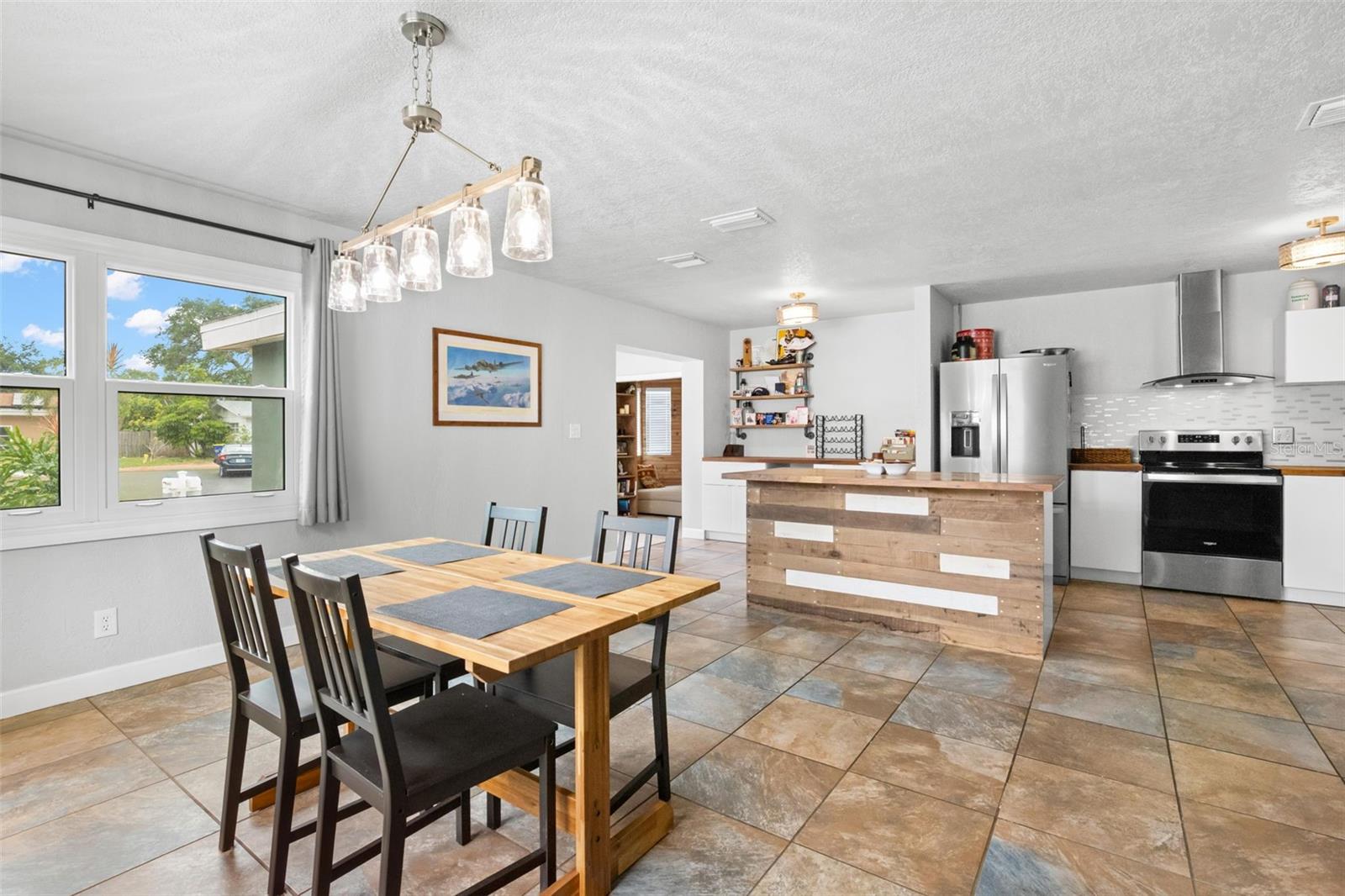 BLOSSOM LAKE VILLAGE SEC 4 - Residential Lease
