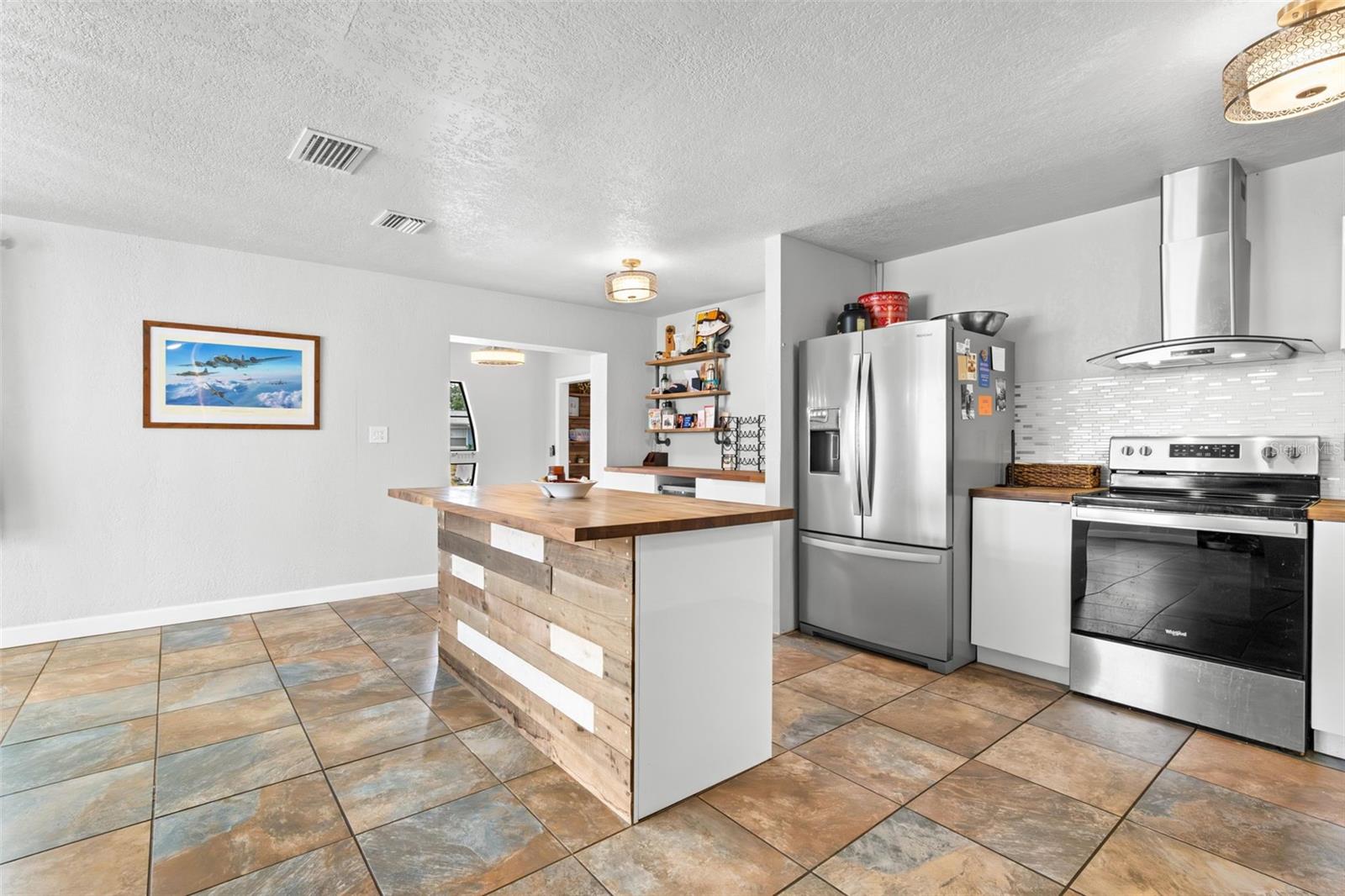 BLOSSOM LAKE VILLAGE SEC 4 - Residential Lease