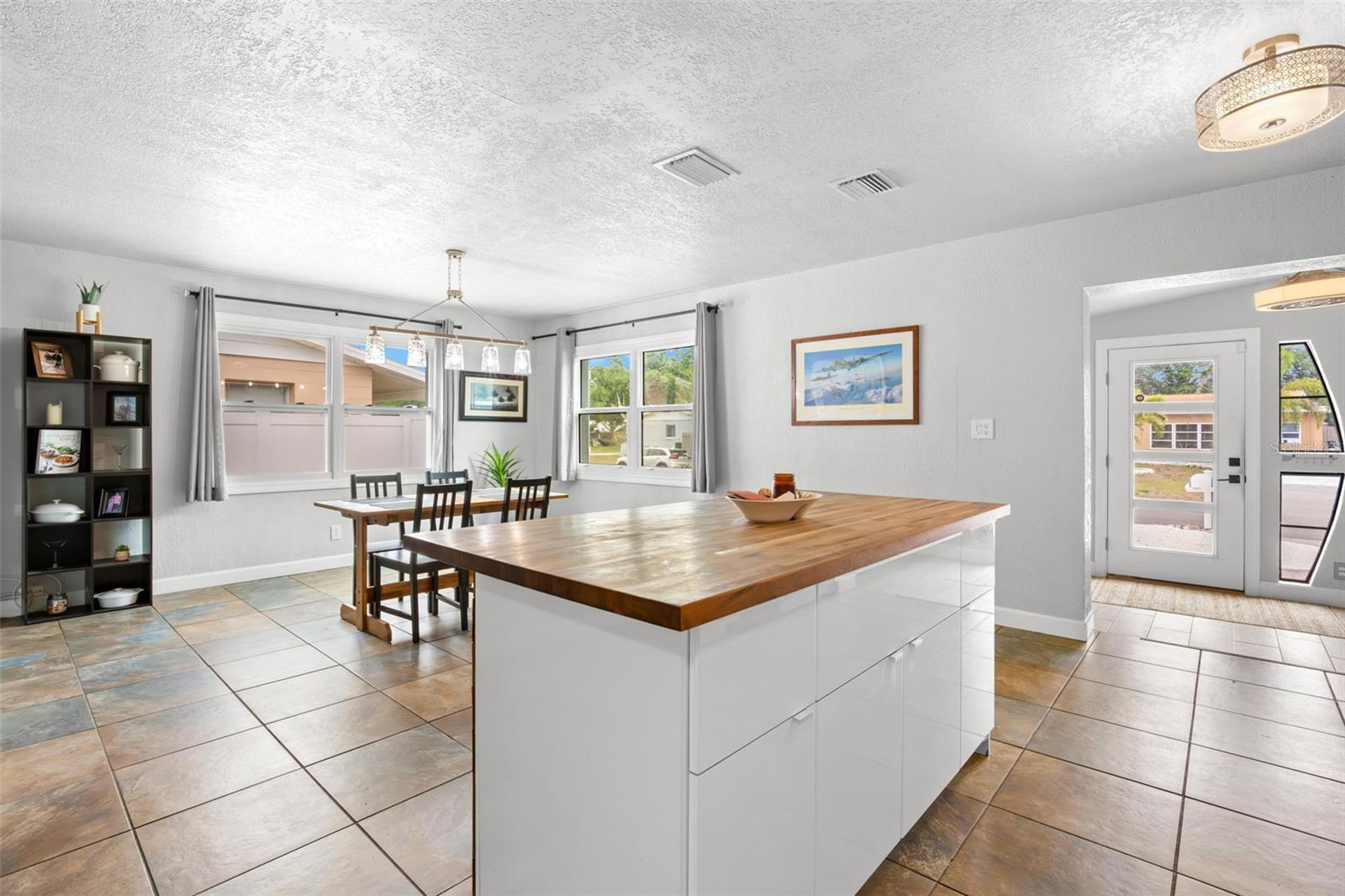 BLOSSOM LAKE VILLAGE SEC 4 - Residential Lease