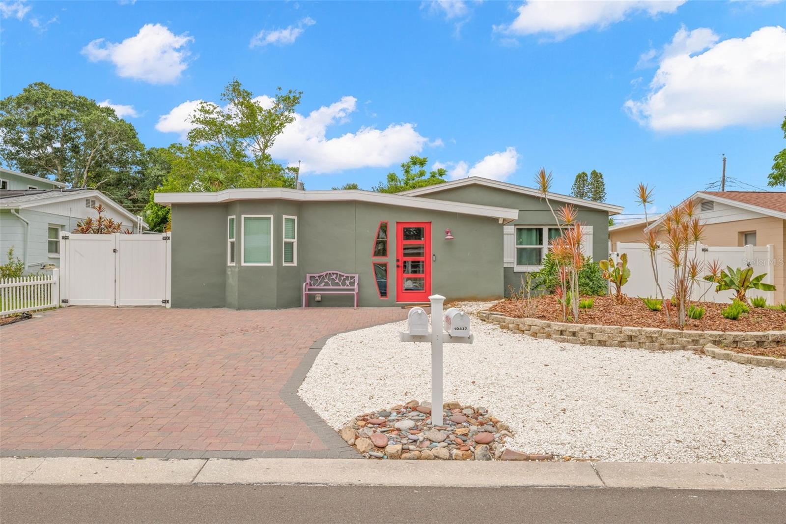BLOSSOM LAKE VILLAGE SEC 4 - Residential Lease