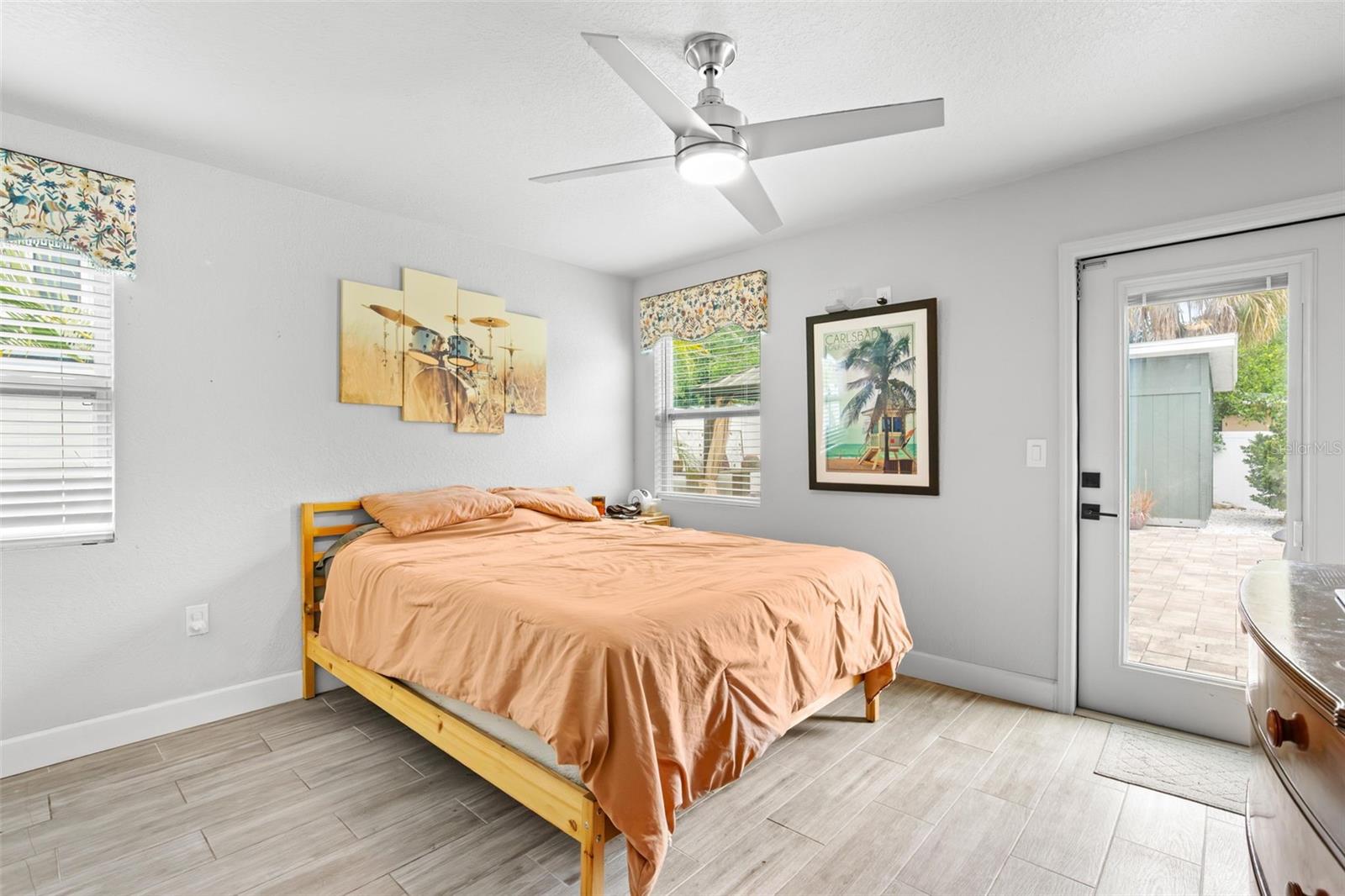 BLOSSOM LAKE VILLAGE SEC 4 - Residential Lease