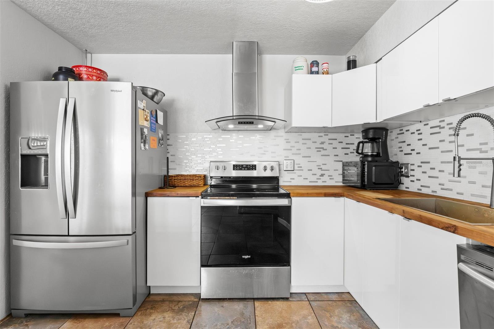BLOSSOM LAKE VILLAGE SEC 4 - Residential Lease