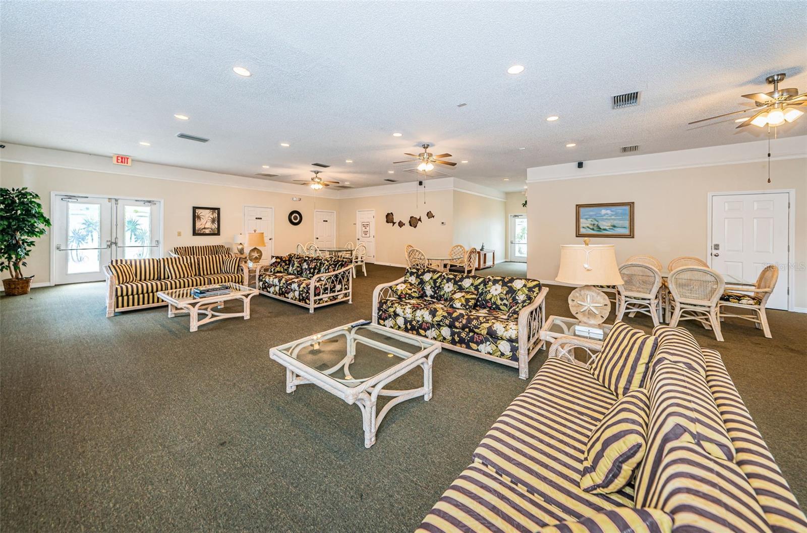 SEASCAPE CONDO OF TARPON SPGS - Residential