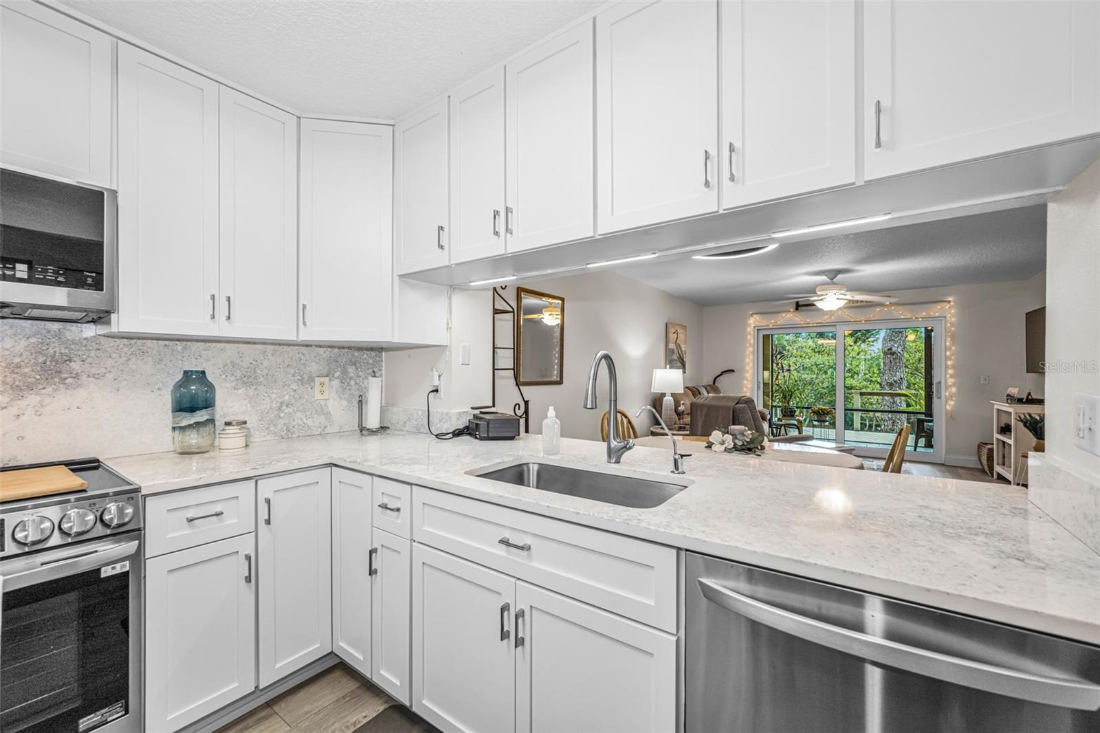 SEASCAPE CONDO OF TARPON SPGS - Residential