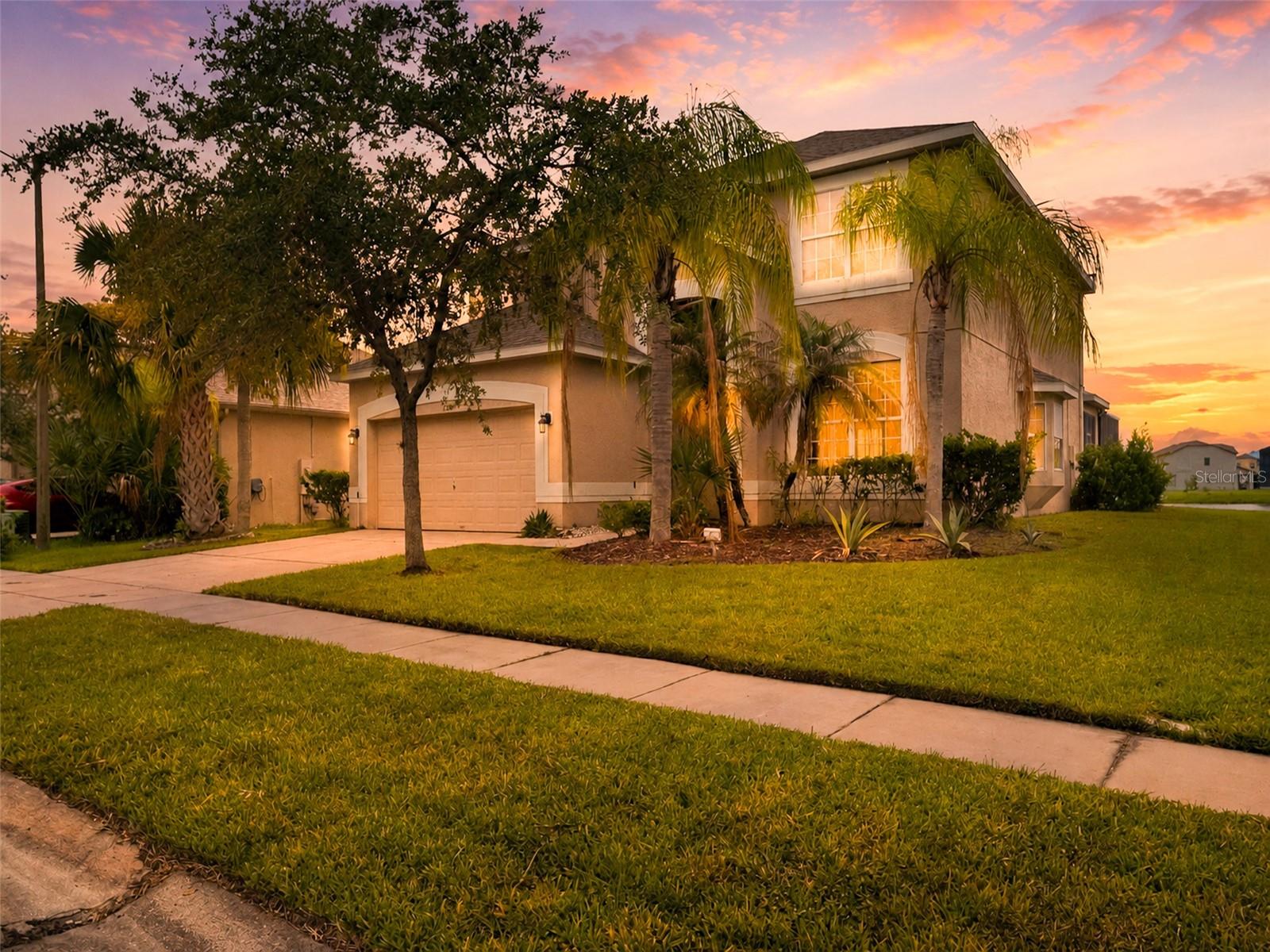 SHINGLE CREEK RESERVE AT THE OAKS - Residential