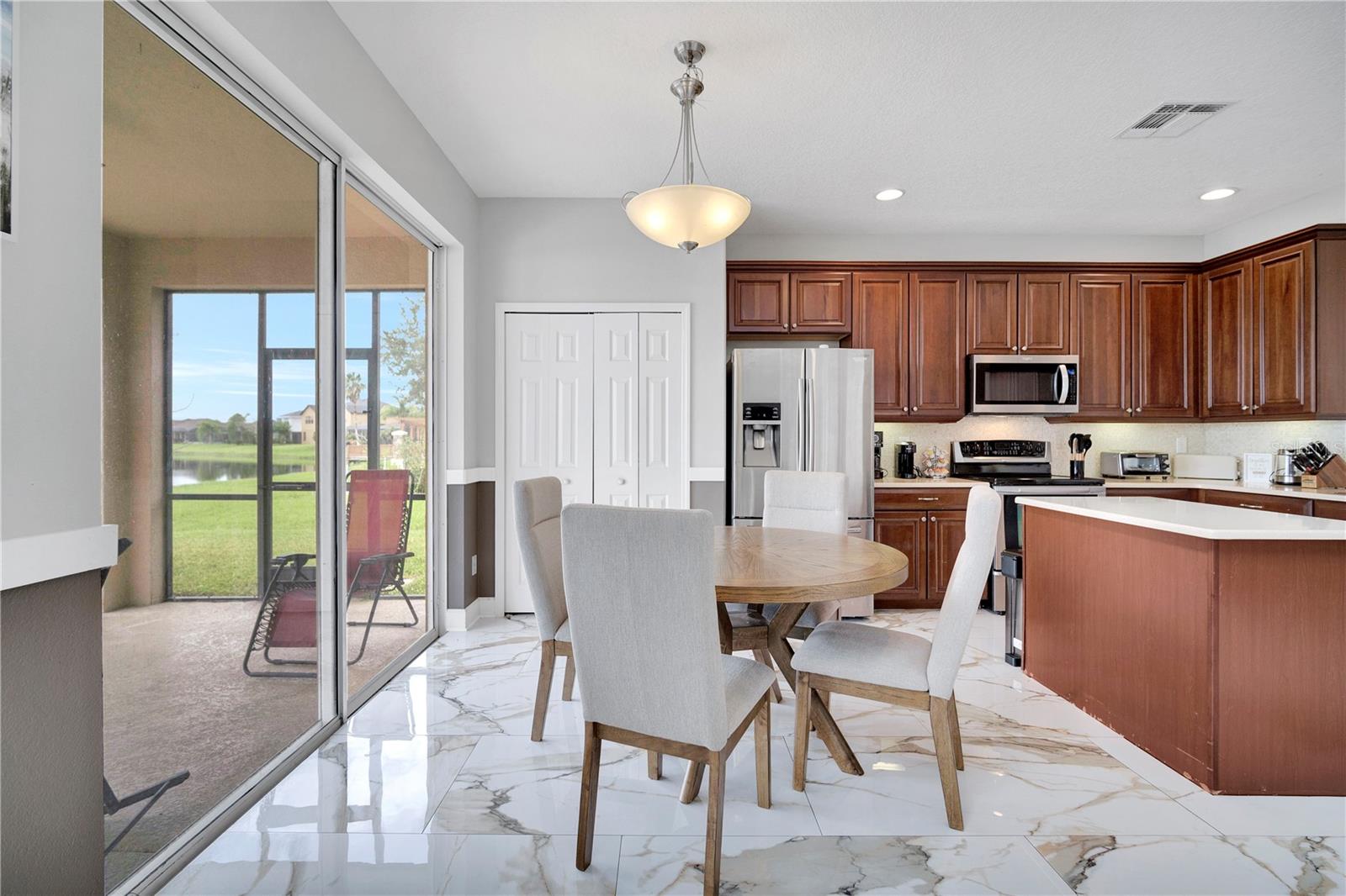 SHINGLE CREEK RESERVE AT THE OAKS - Residential