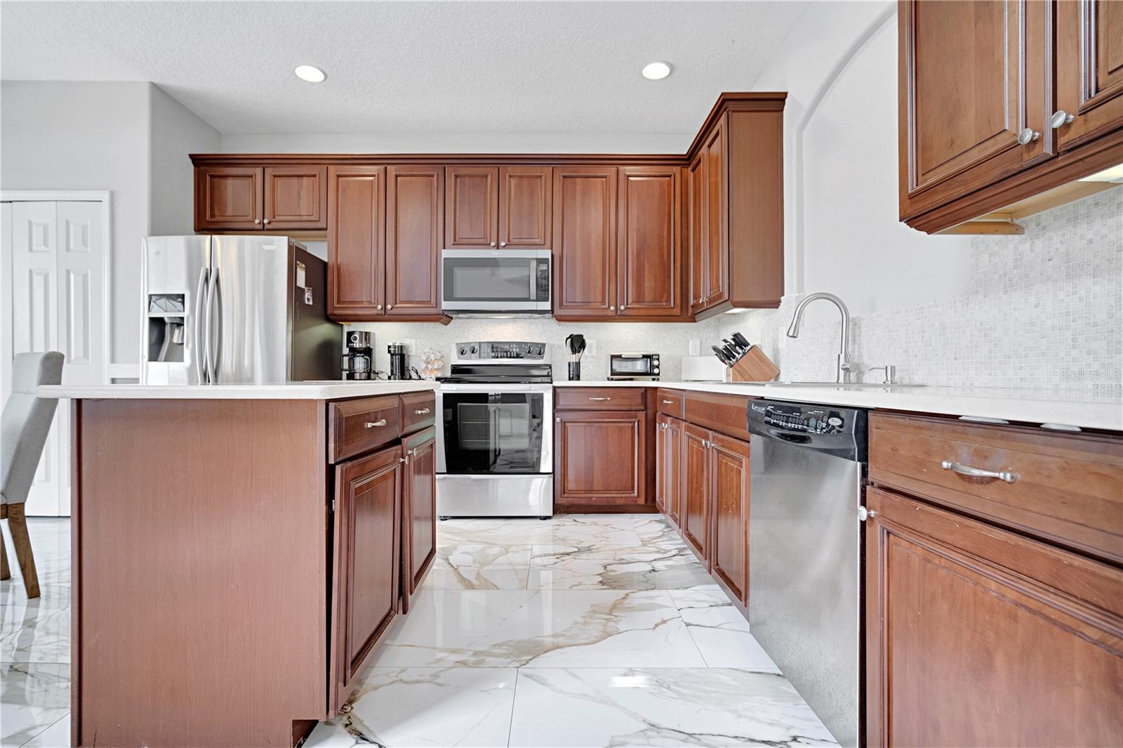SHINGLE CREEK RESERVE AT THE OAKS - Residential