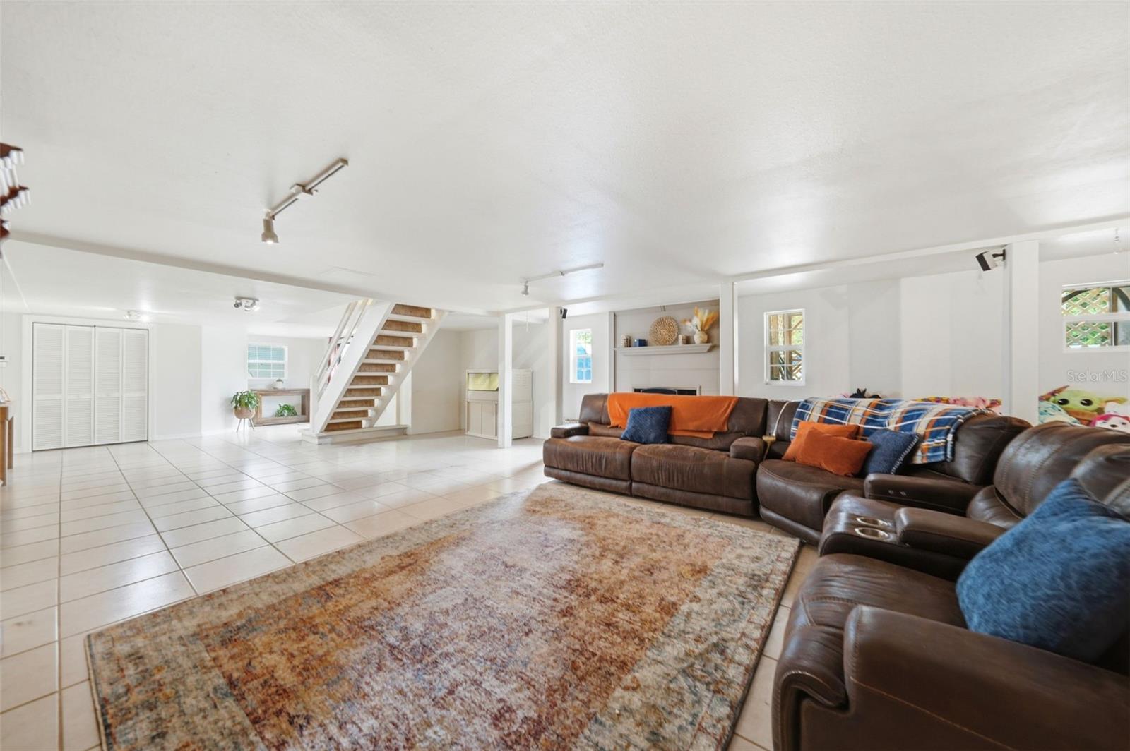 HOWEY LAKE SHORE HEIGHTS - Residential