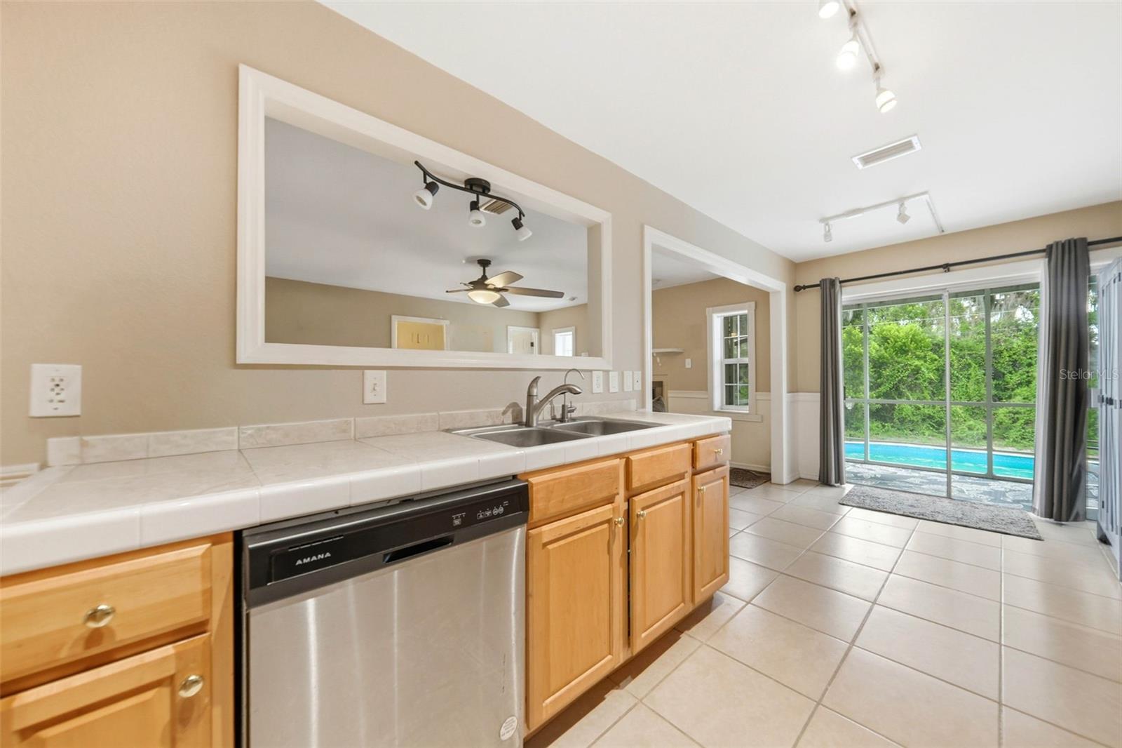 HOWEY LAKE SHORE HEIGHTS - Residential