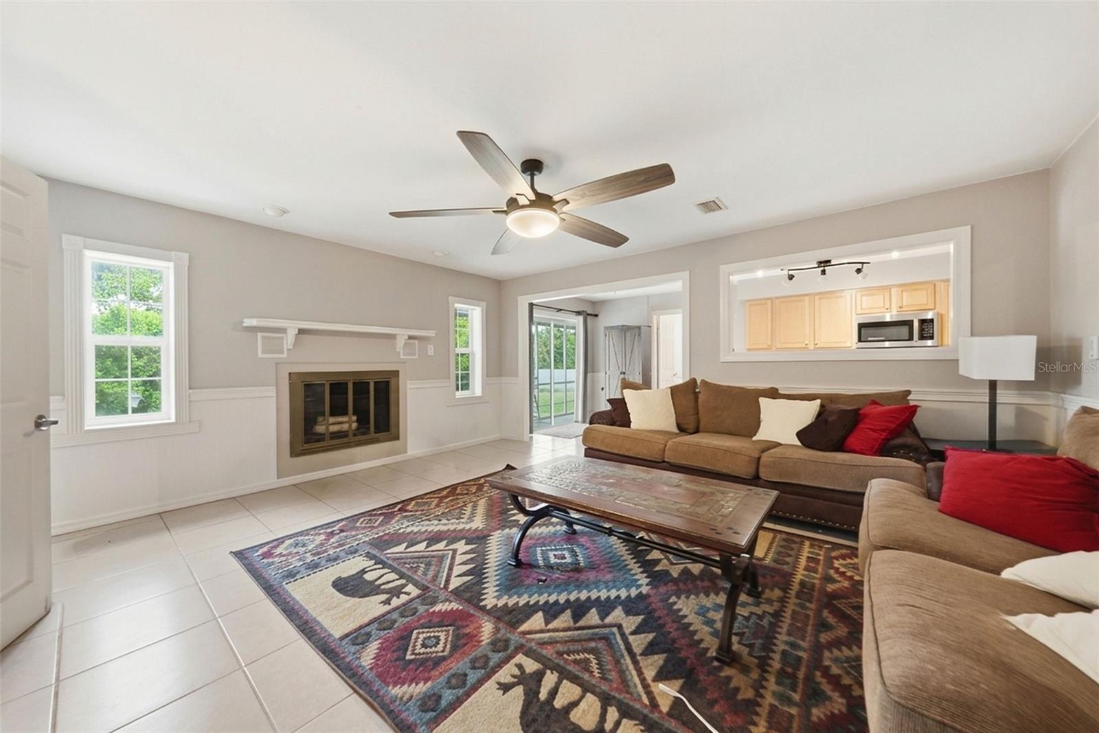 HOWEY LAKE SHORE HEIGHTS - Residential