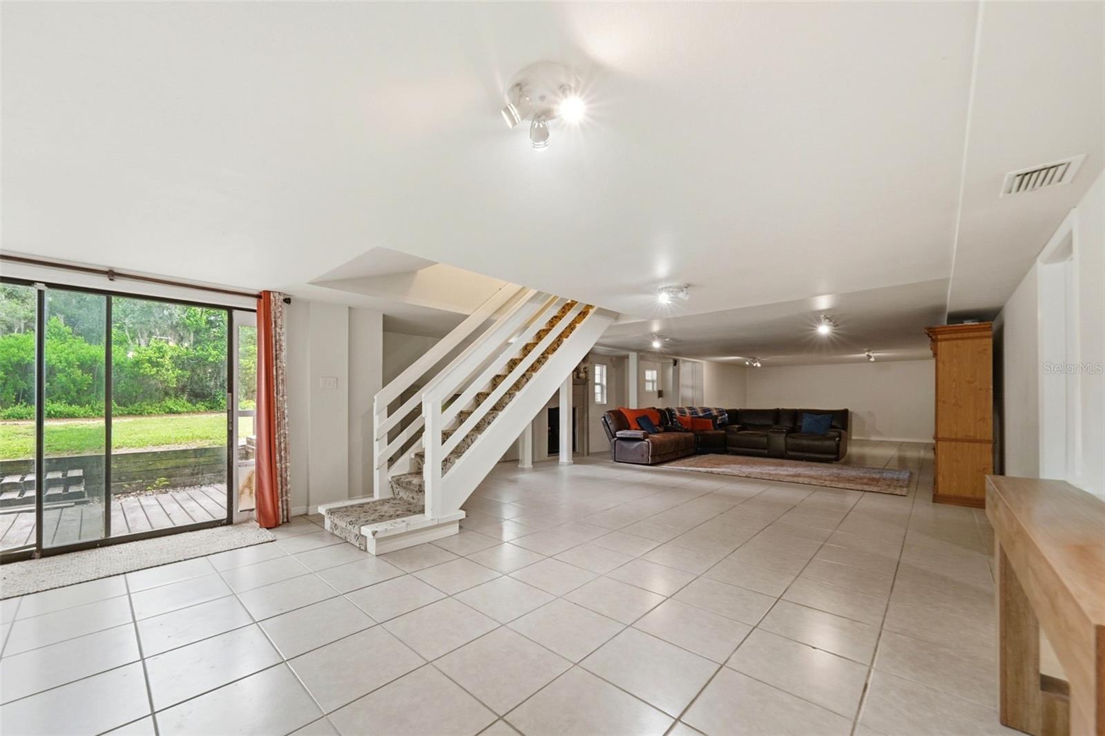 HOWEY LAKE SHORE HEIGHTS - Residential