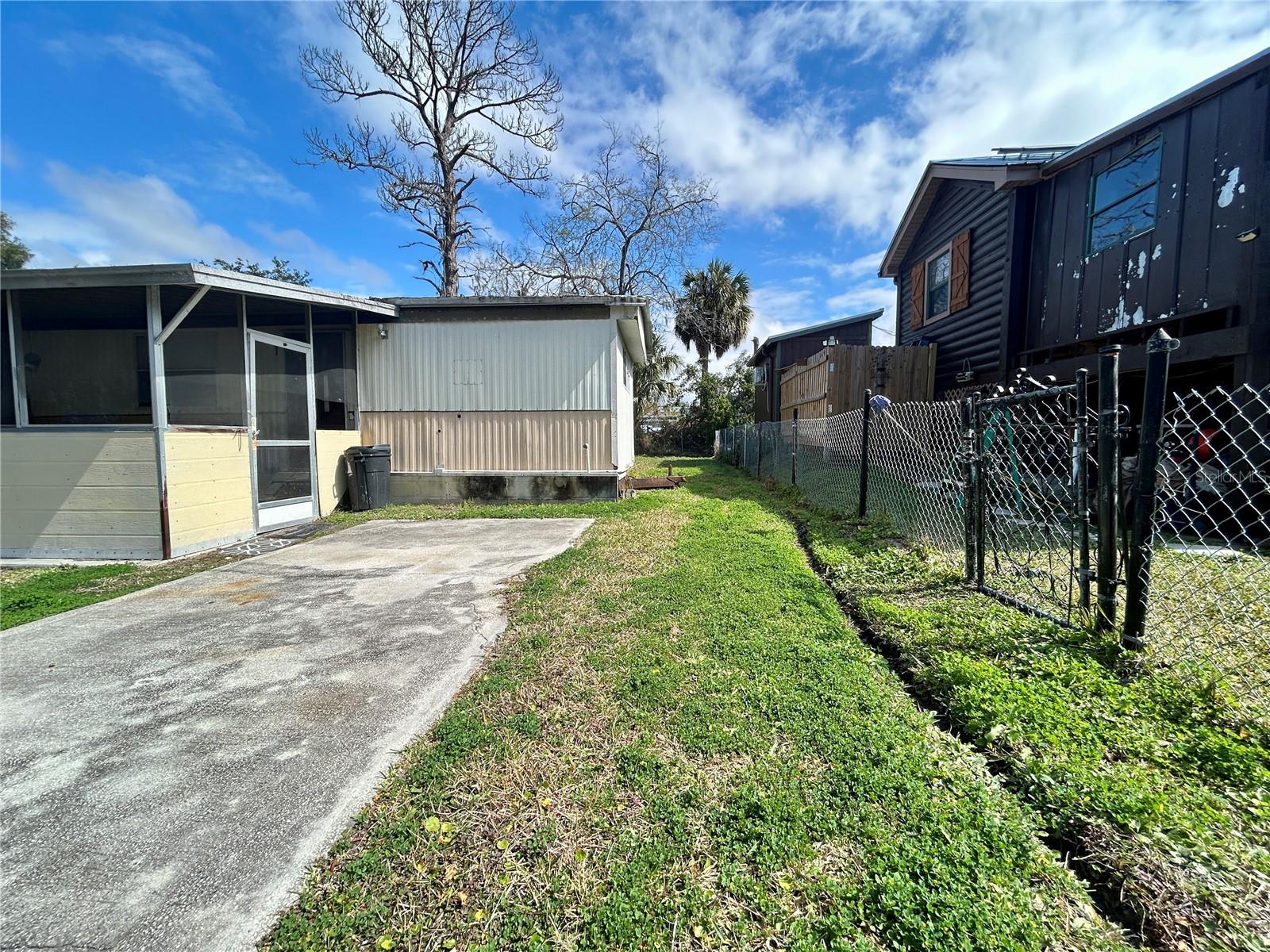 COUNTRY ACRES SUB - Land