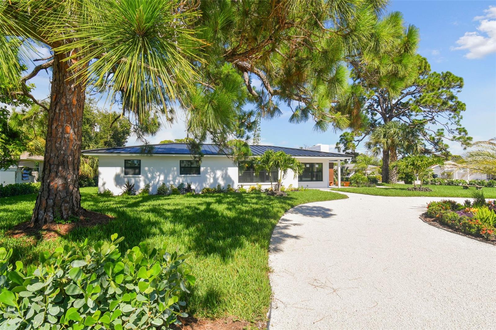 BEACH MANOR - Residential
