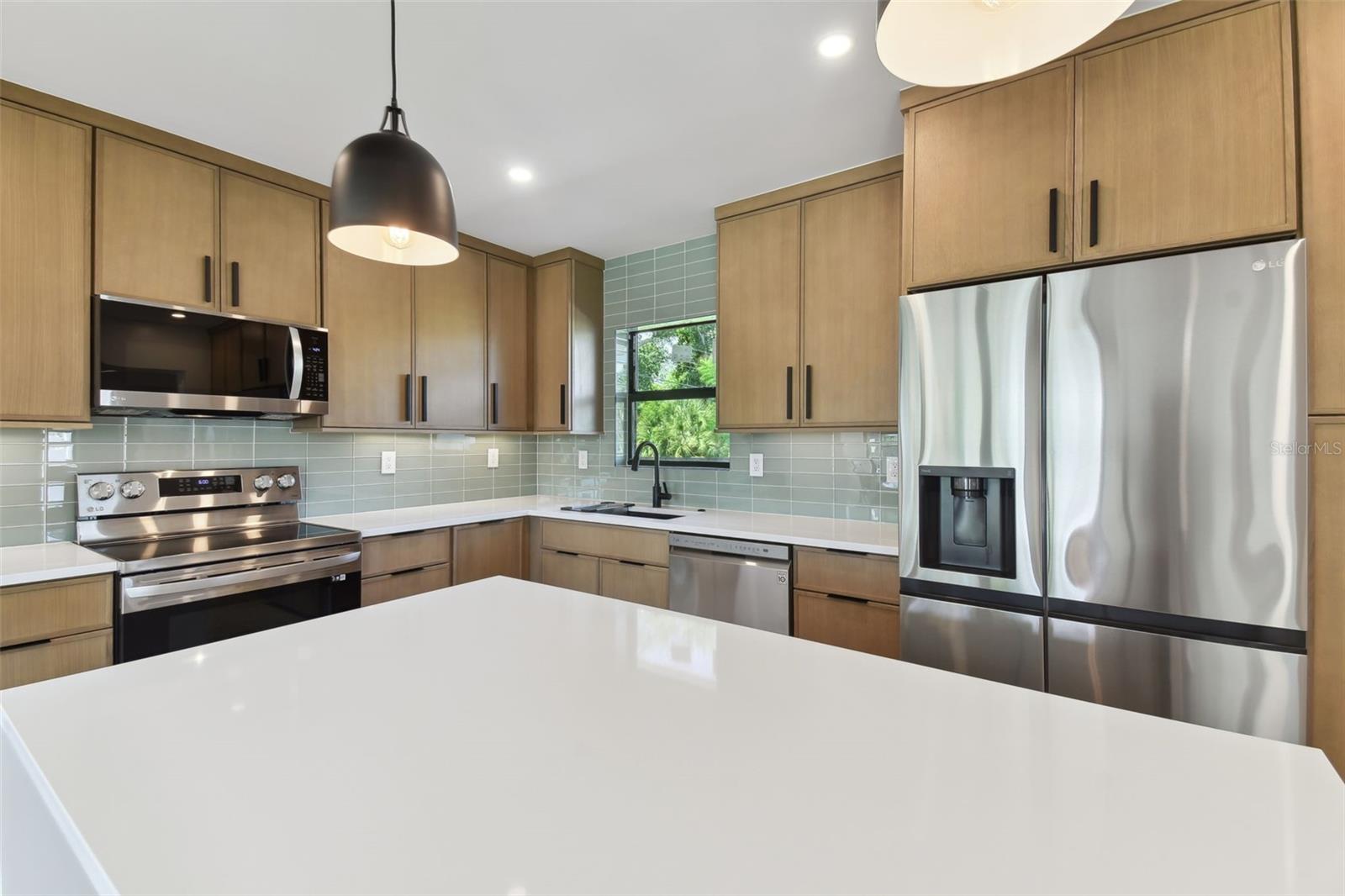 BEACH MANOR - Residential