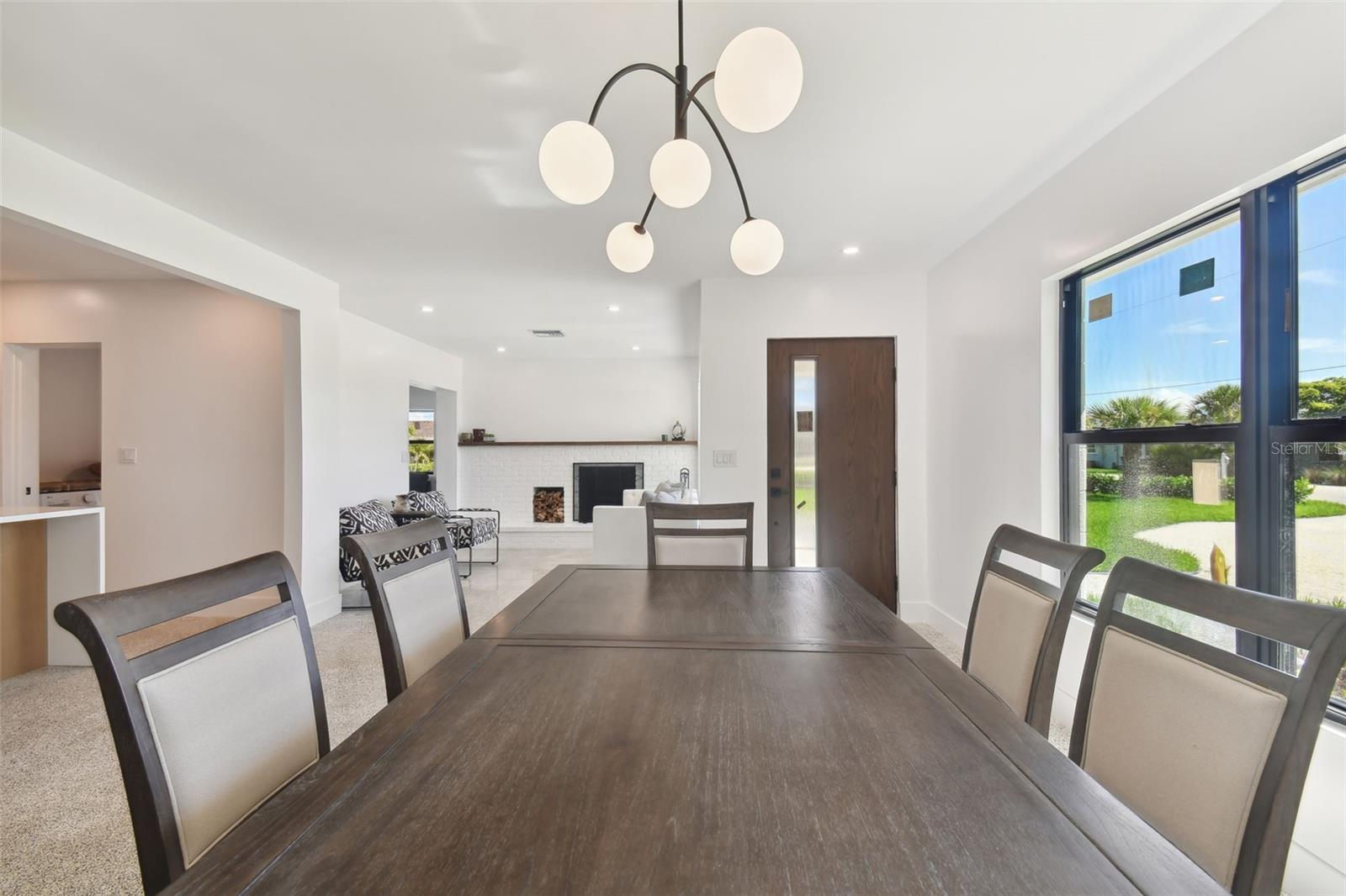 BEACH MANOR - Residential