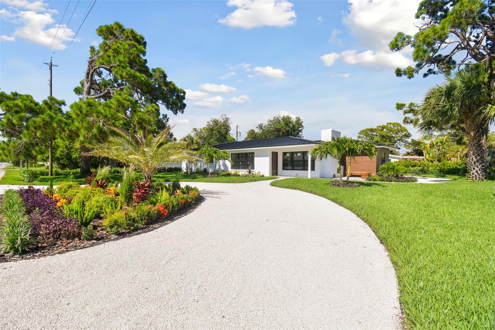 BEACH MANOR - Residential