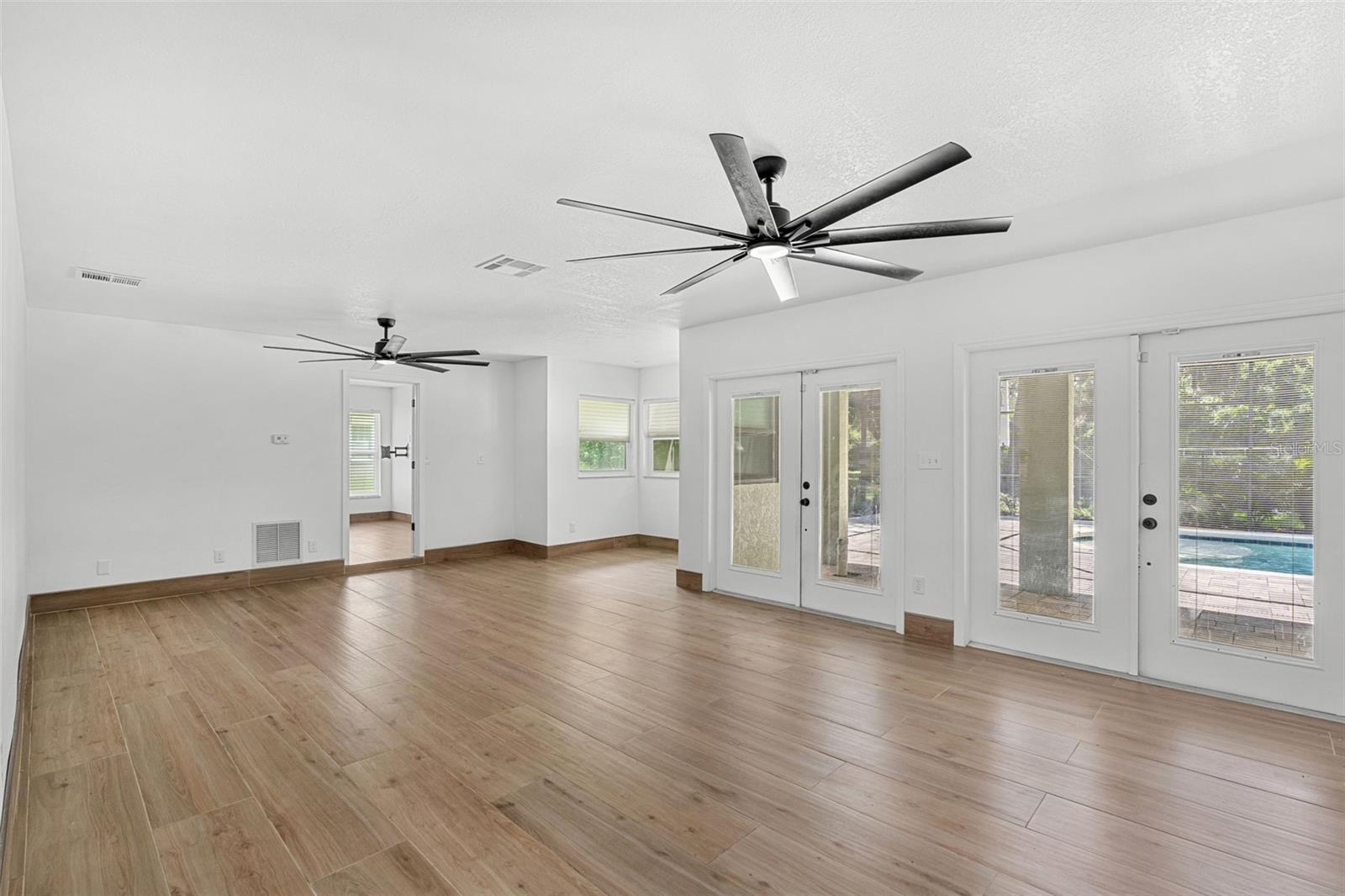 MAJESTIC OAKS - Residential
