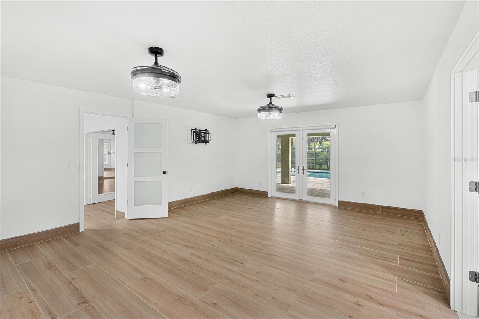 MAJESTIC OAKS - Residential