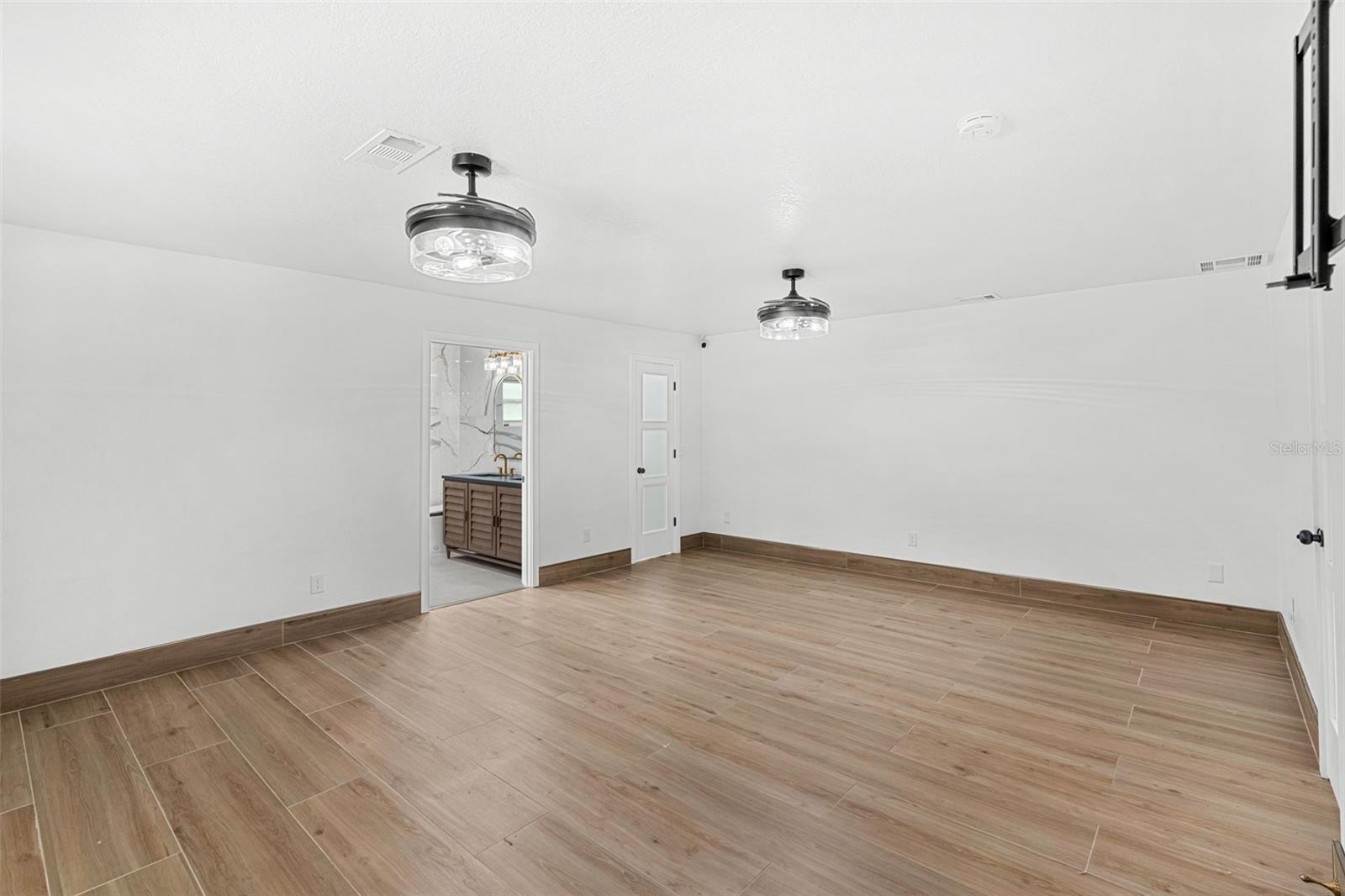 MAJESTIC OAKS - Residential