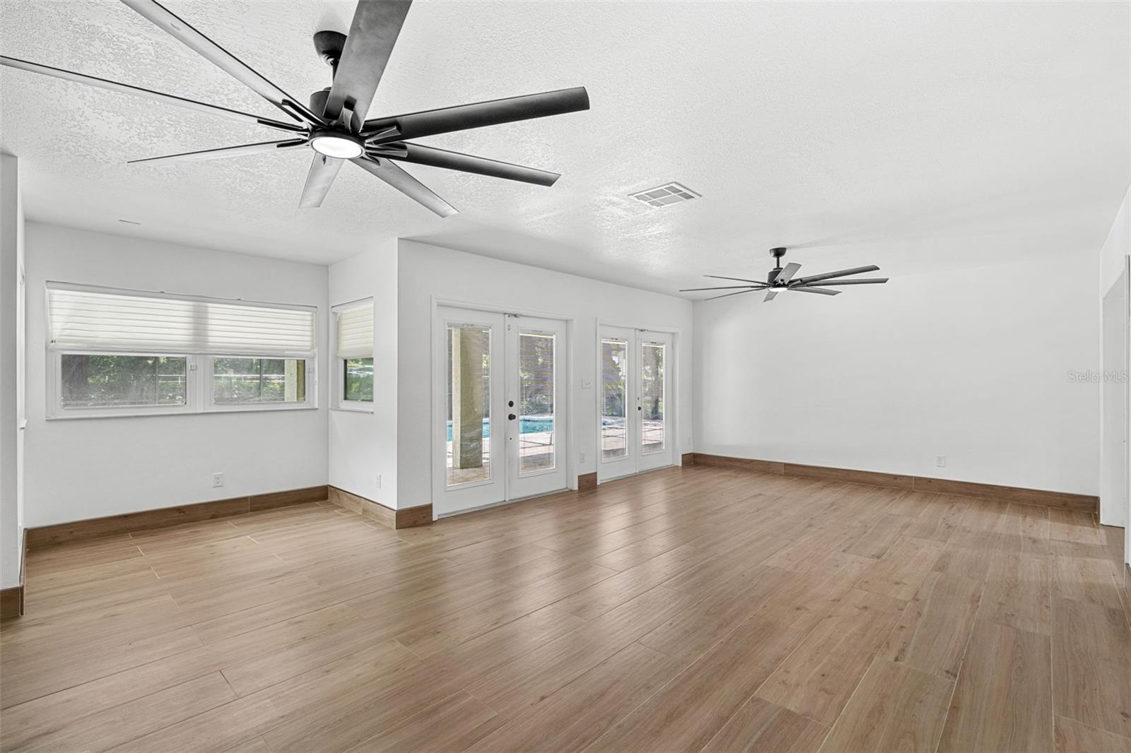 MAJESTIC OAKS - Residential