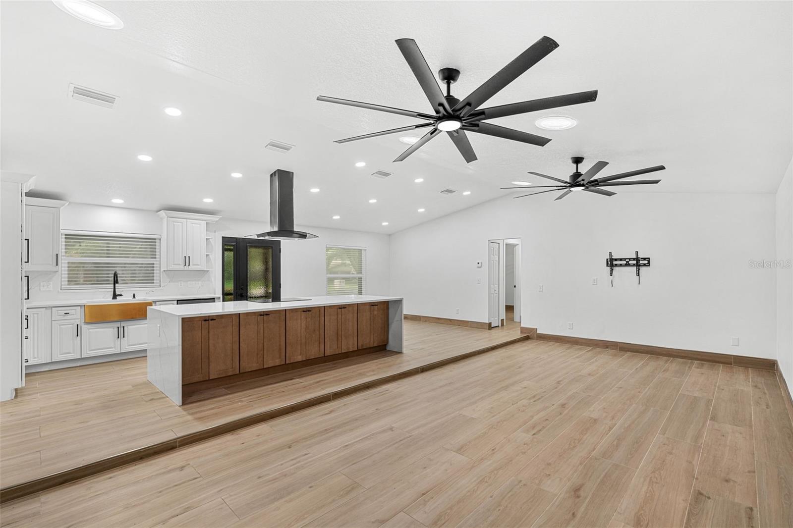 MAJESTIC OAKS - Residential