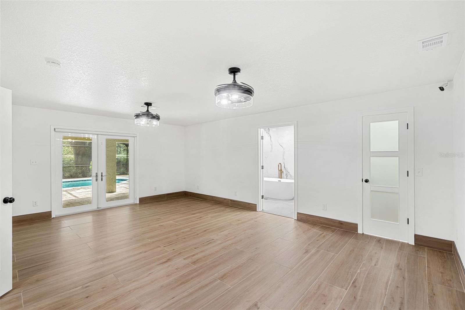 MAJESTIC OAKS - Residential